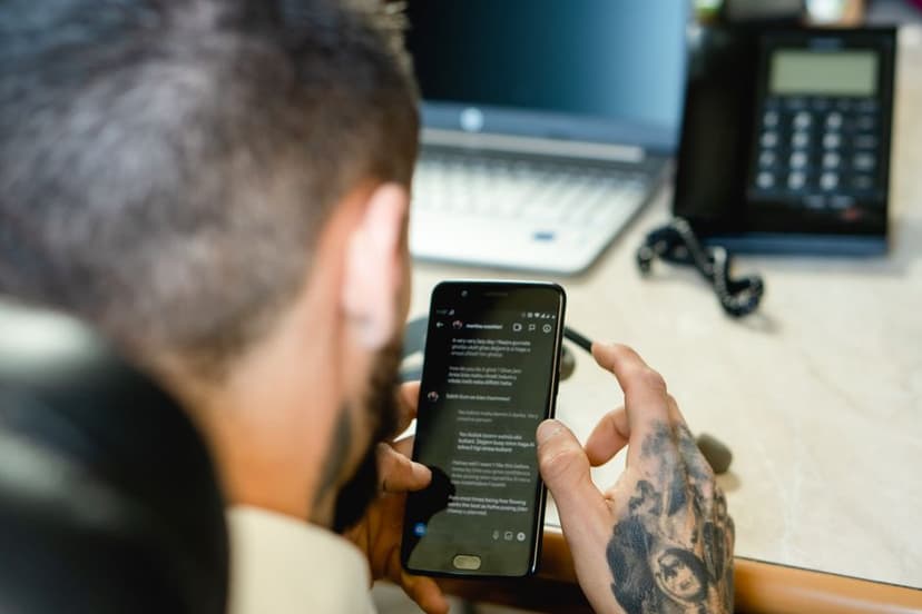 Cara Follow-Up Calon Klien Lewat WhatsApp Setelah Kirim Proposal: Template Pesan yang Nggak Bikin Risih tapi Efektif Closing