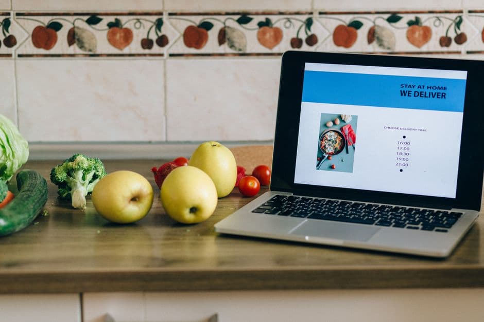 Cara Bikin Website Warung Makan dan Rumah Makan yang Bikin Order Delivery Nggak Pernah Sepi: Strategi Menu Digital, Promo, dan Sistem Pre-Order